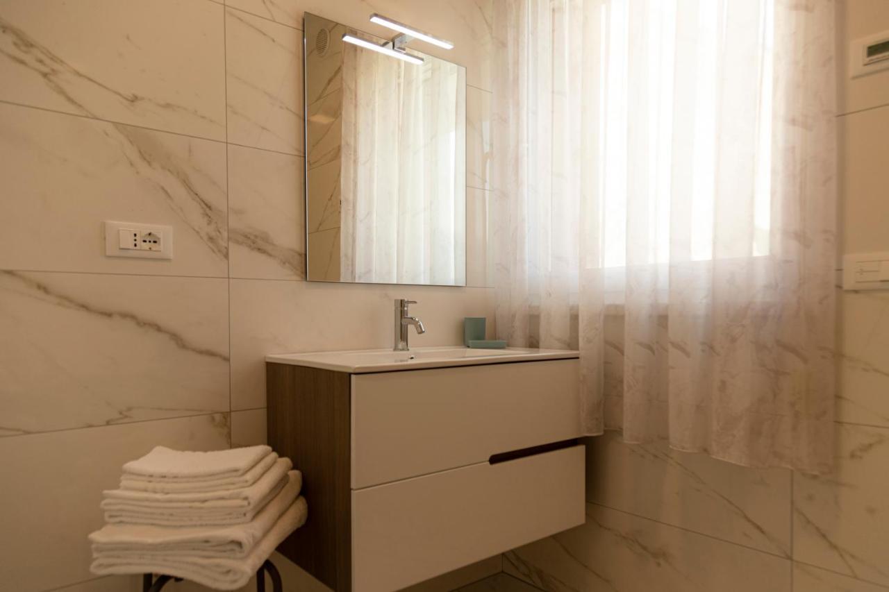 Holiday Apartments Giulia - Blue Пиетрамурата Екстериор снимка